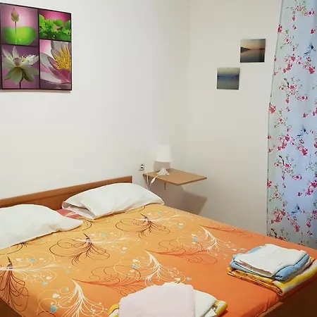 Apartment Paro Pag Town