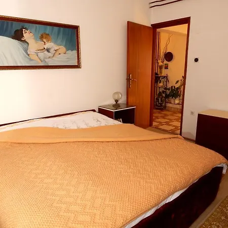 Paro Apartmán Pag Town