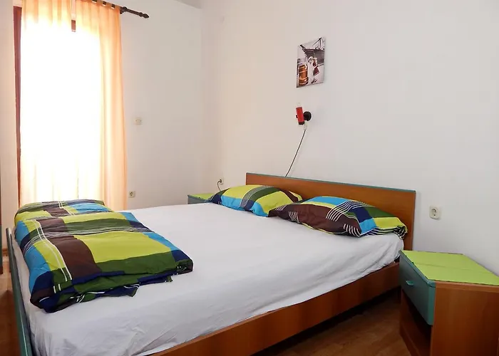 Apartment Paro Pag Town