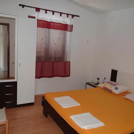 Paro Апартаменты Паг