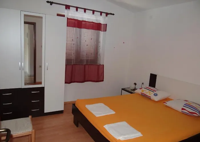 Paro Apartmán Pag Town